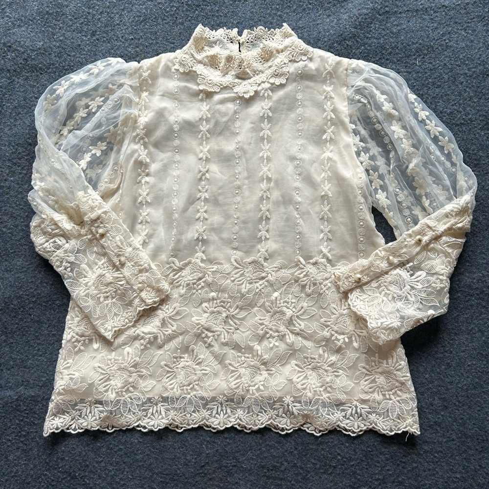 Vivi Market Lace Blouse